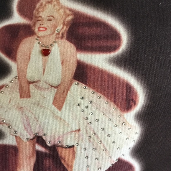 Marilyn Monroe Tutti Purse MUST BE PURCHASED IN BUNDLE OF AT LEAST $10 - Picture 2 of 4